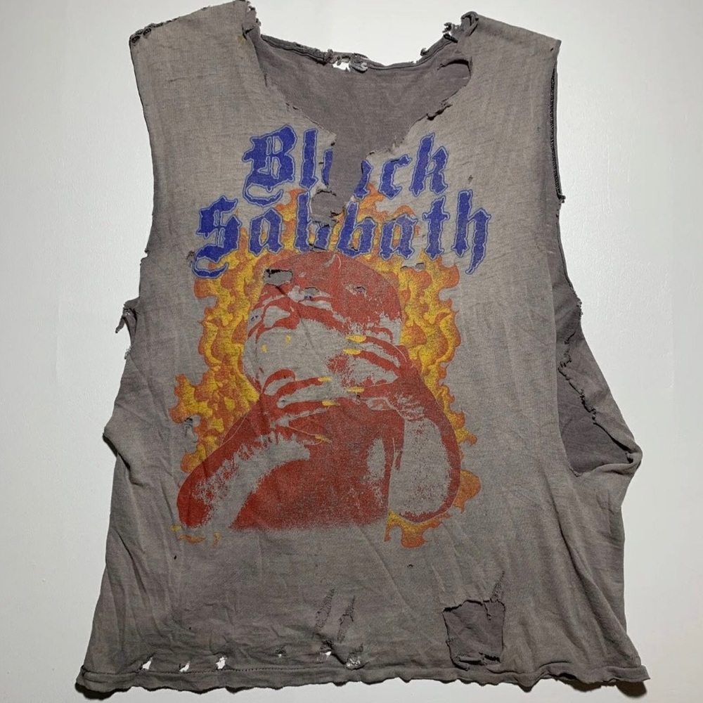 Vintage thrashed 1982 Black Sabbath shirt